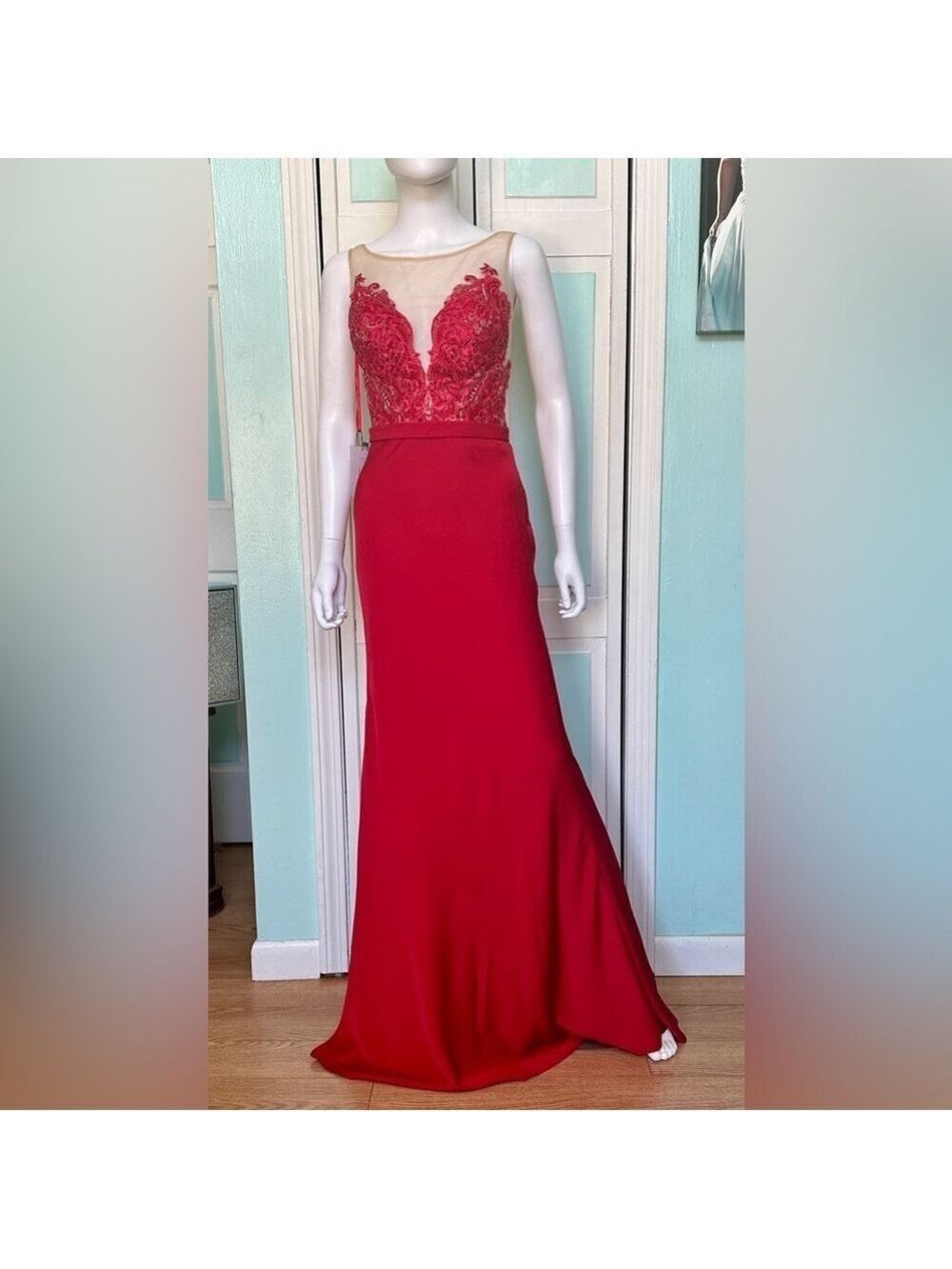 Size 4 Madison James 18-663 Red Plunge Sexy Drama Prom Dress Gown Pageant Gala